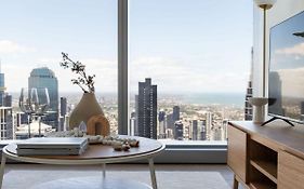 A 2Br Apt With Stunning City Views Free Parking